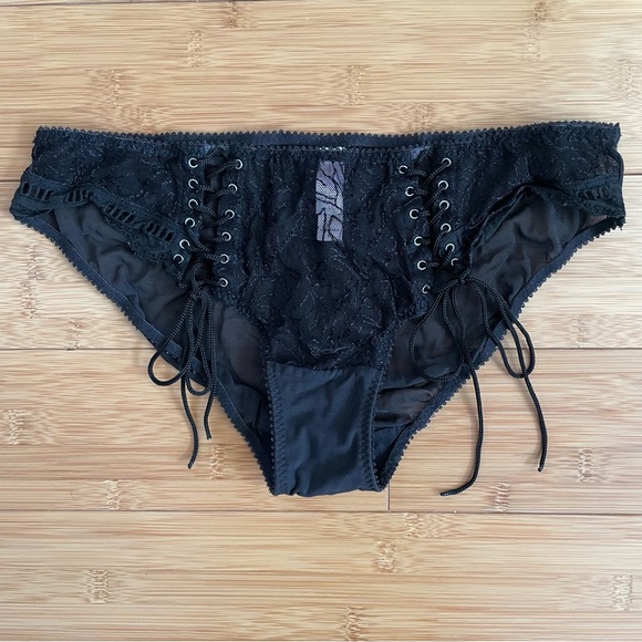Vtg Victoria’s Secret Lace Up Panty - Picture 6 of 13
